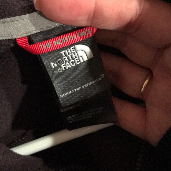 Dark purple North Face fleece - Picture 4 of 5